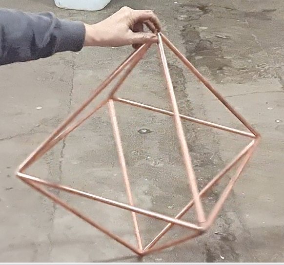 Forme géométrique en cuivre réalisée par BSA Concept